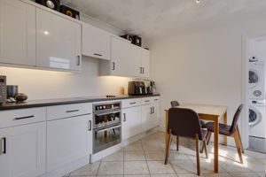 Kitchen/Breakfast Room- click for photo gallery
